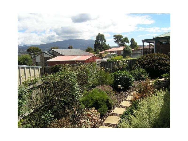 2/14 Sheoak Court, Kingston TAS 7050