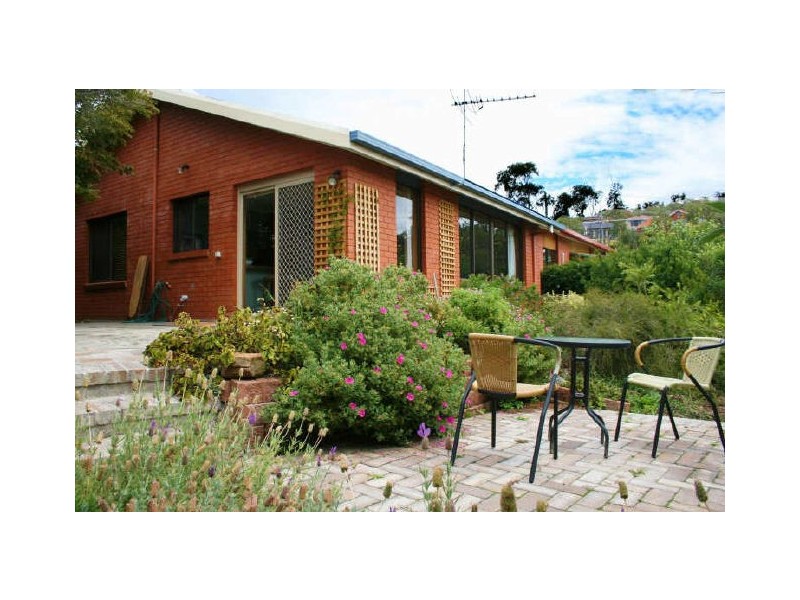 2/28 Mount Royal Road, Kingston Beach TAS 7050