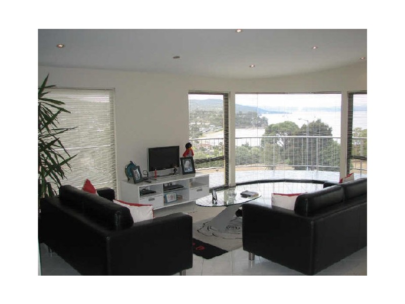 150 Wells Parade, Blackmans Bay TAS 7052