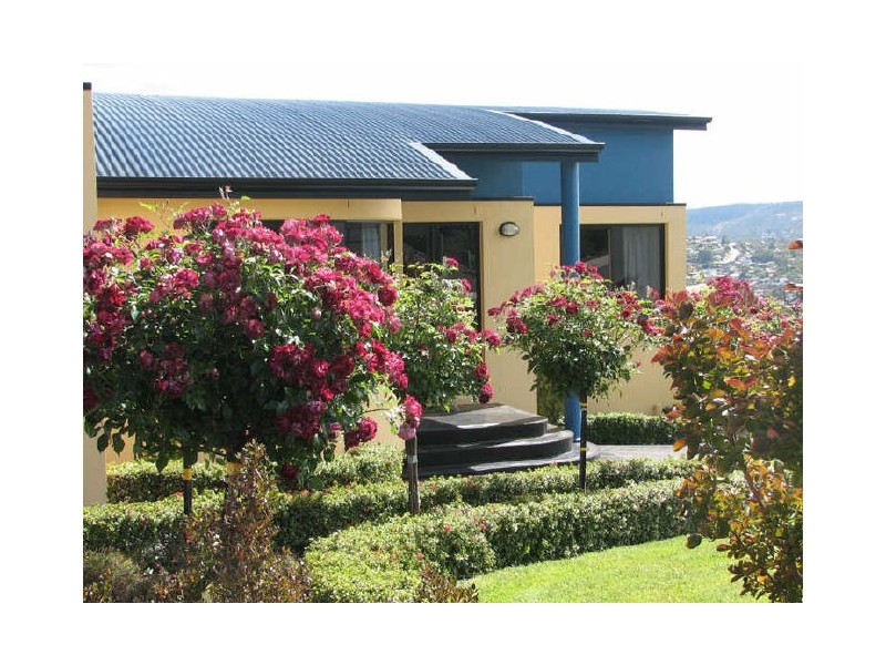150 Wells Parade, Blackmans Bay TAS 7052