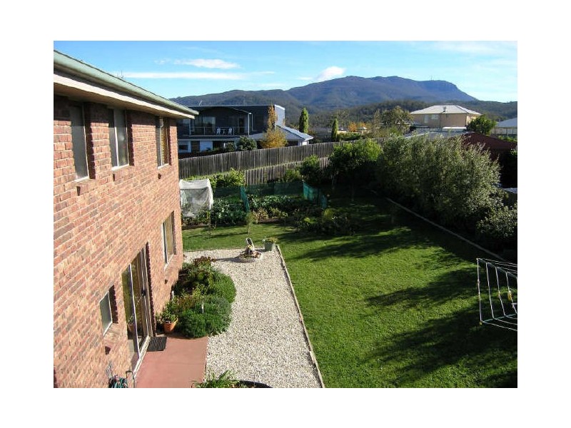 18 Adelong Drive, Kingston TAS 7050