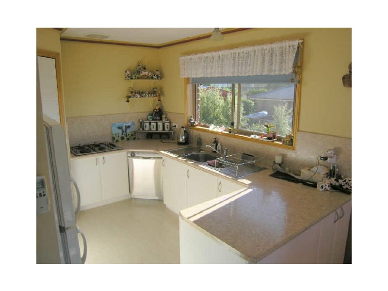 18 Adelong Drive, Kingston TAS 7050