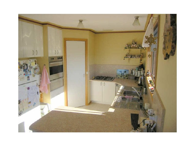 18 Adelong Drive, Kingston TAS 7050