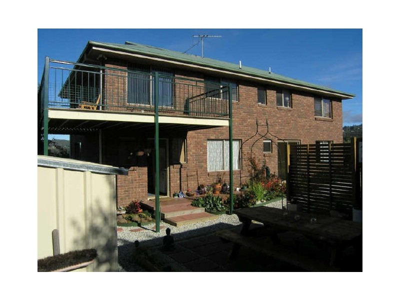 18 Adelong Drive, Kingston TAS 7050