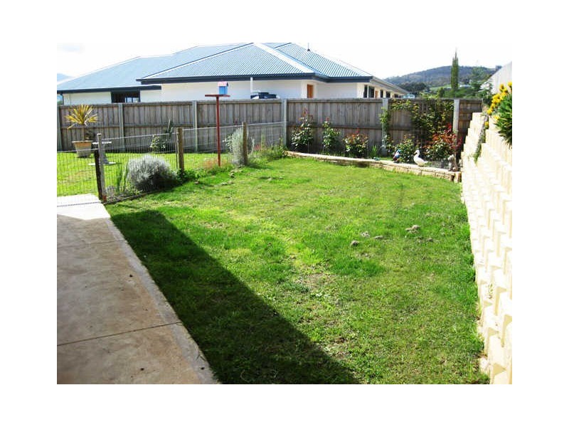 5 Plum Tree Close, Huonville TAS 7109