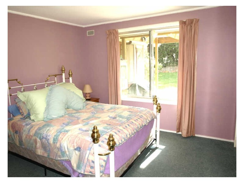 16 Adelong Drive, Kingston TAS 7050