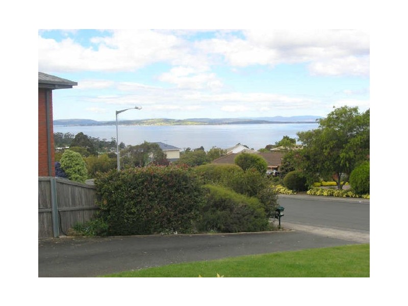 3 Edison Avenue, Blackmans Bay TAS 7052
