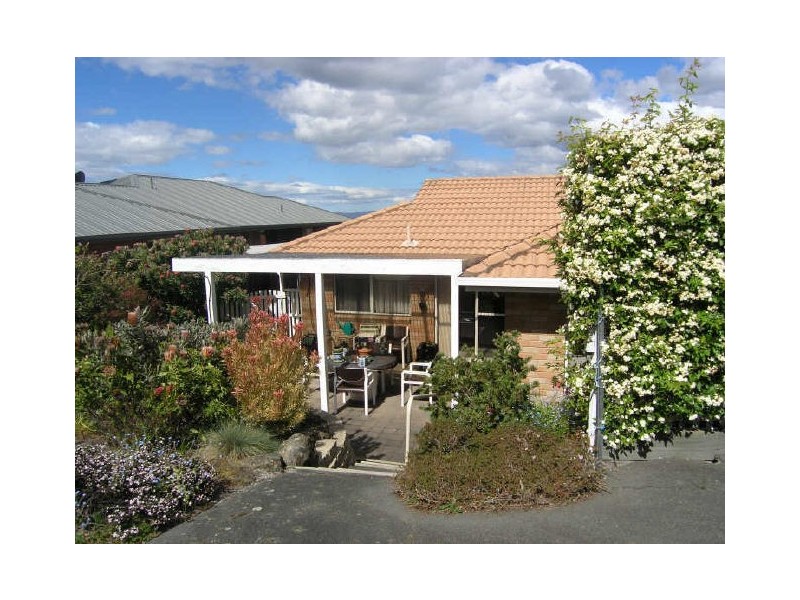 3 Edison Avenue, Blackmans Bay TAS 7052