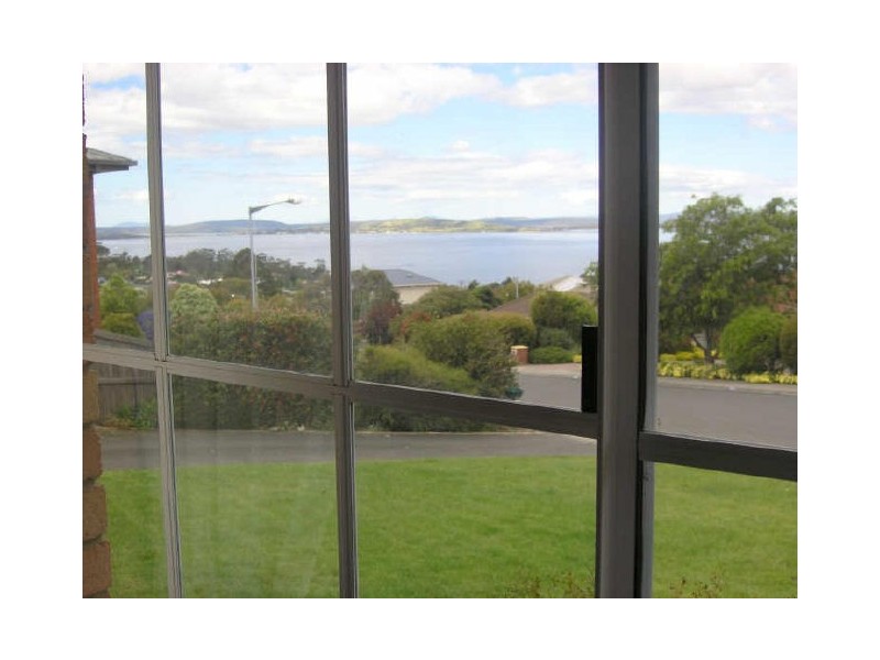 3 Edison Avenue, Blackmans Bay TAS 7052