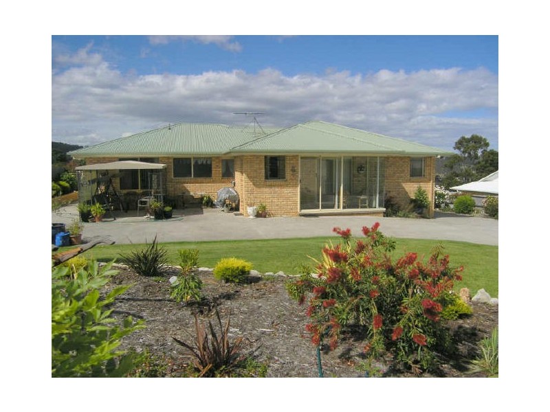 4 Welcome Avenue, Kingston TAS 7050