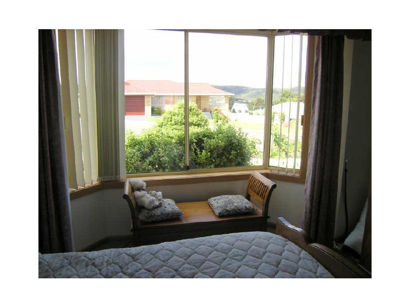 4 Welcome Avenue, Kingston TAS 7050