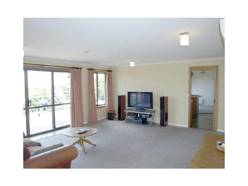 133 Cades Drive, Kingston TAS 7050