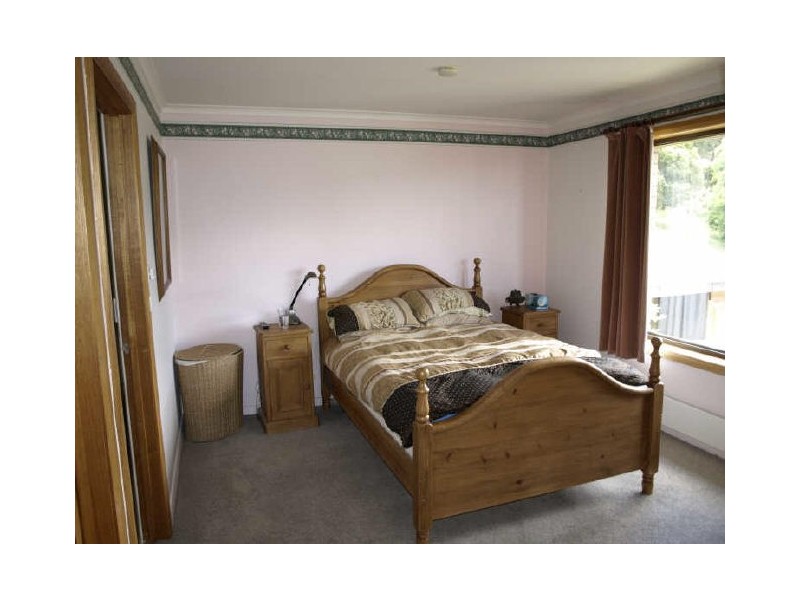 133 Cades Drive, Kingston TAS 7050