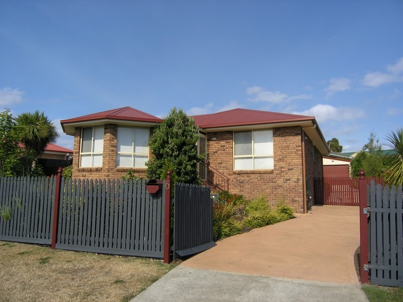 6 Sonnat Drive, Kingston TAS 7050