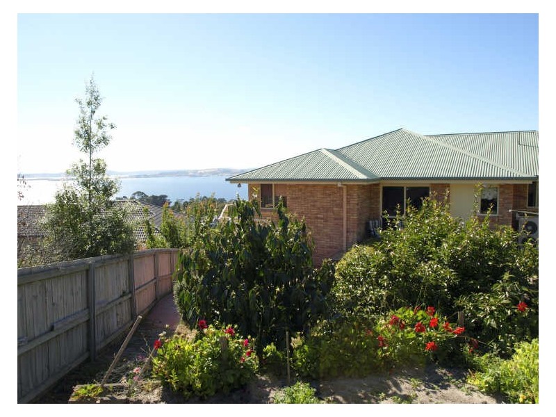 22 Donohoe Gardens, Kingston Beach TAS 7050