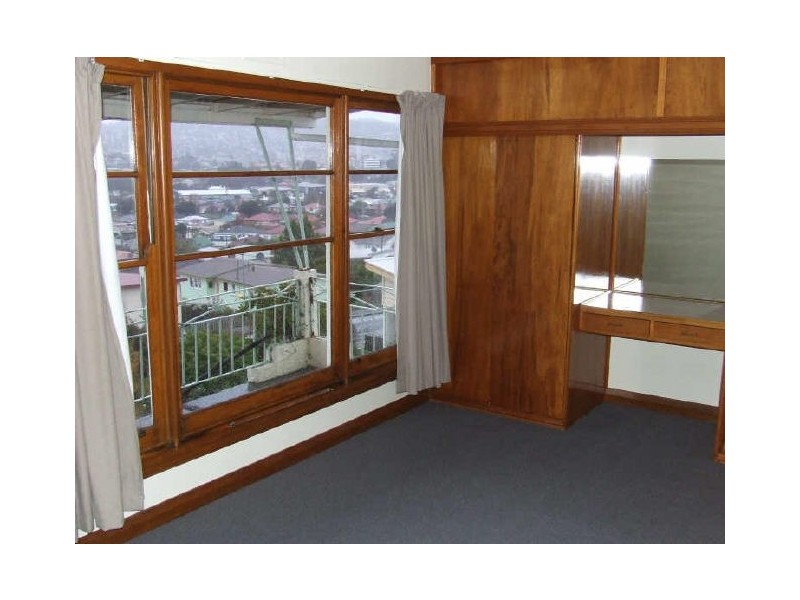 8 Chestnut Avenue, Lutana TAS 7009