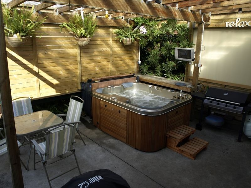 2 Sunny Avenue, Blackmans Bay TAS 7052