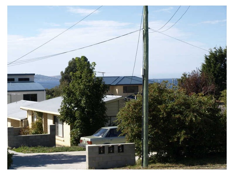 2 Sunny Avenue, Blackmans Bay TAS 7052