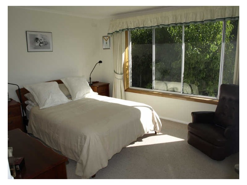 2 Sunny Avenue, Blackmans Bay TAS 7052