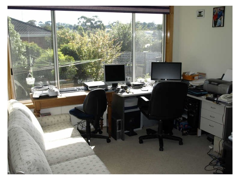 2 Sunny Avenue, Blackmans Bay TAS 7052