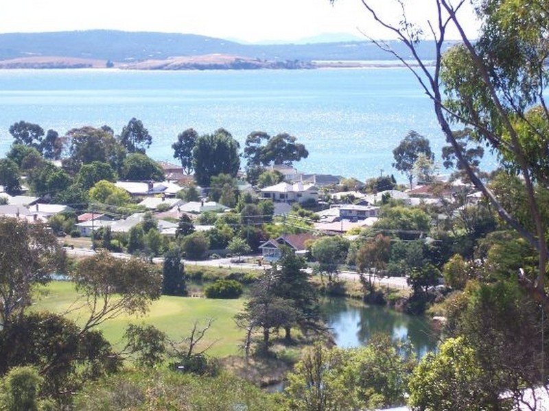 11 Roslyn Avenue, Kingston Beach TAS 7050