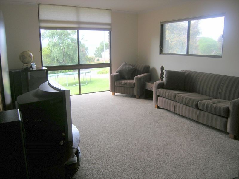 10 Flowerpot Crescent, Blackmans Bay TAS 7052