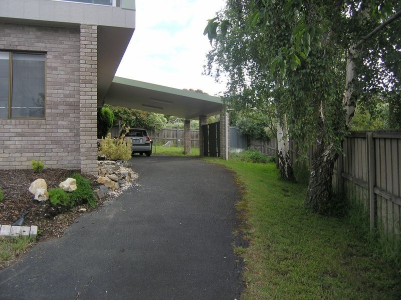 10 Flowerpot Crescent, Blackmans Bay TAS 7052