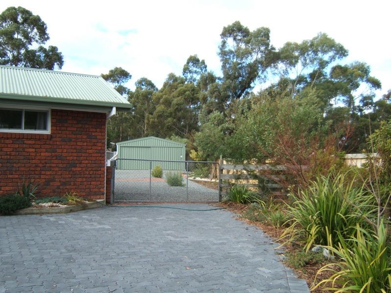 25 Burwood Drive, Blackmans Bay TAS 7052