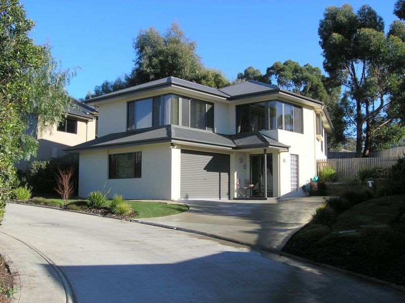 8/6-8 Greenhill Drive, Kingston TAS 7050