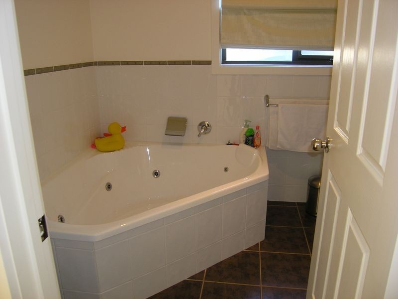 8/6-8 Greenhill Drive, Kingston TAS 7050