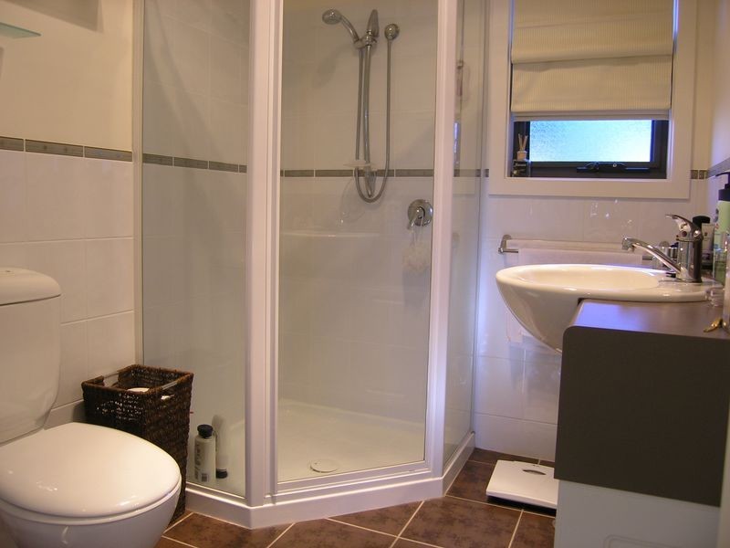 8/6-8 Greenhill Drive, Kingston TAS 7050