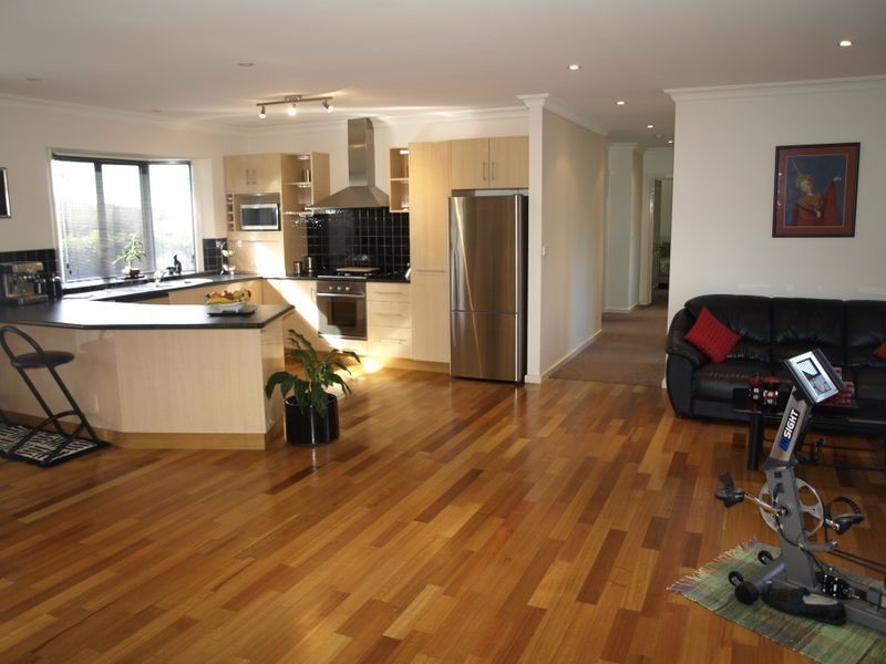 3/6-8 Greenhill Drive, Kingston TAS 7050