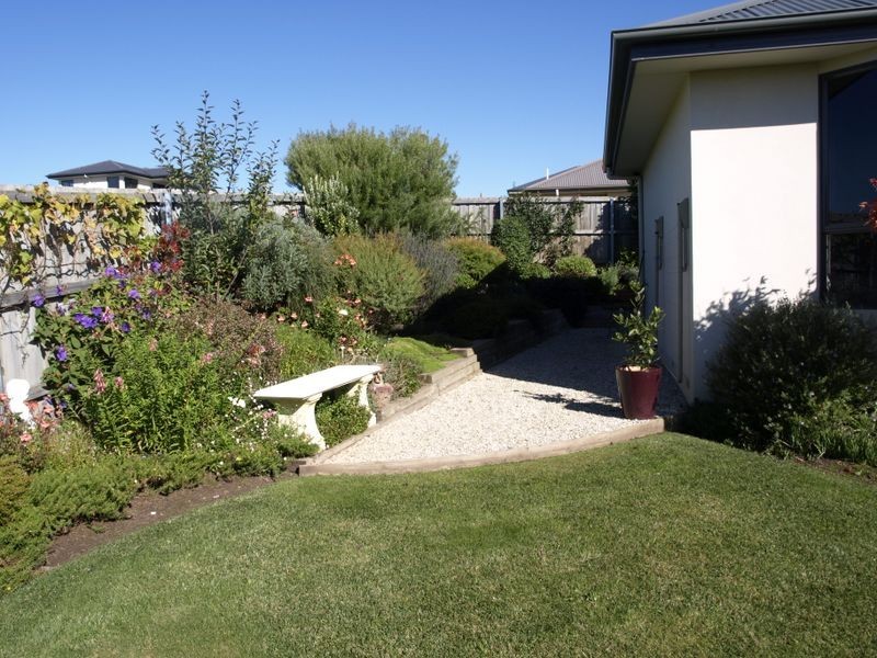 3/6-8 Greenhill Drive, Kingston TAS 7050