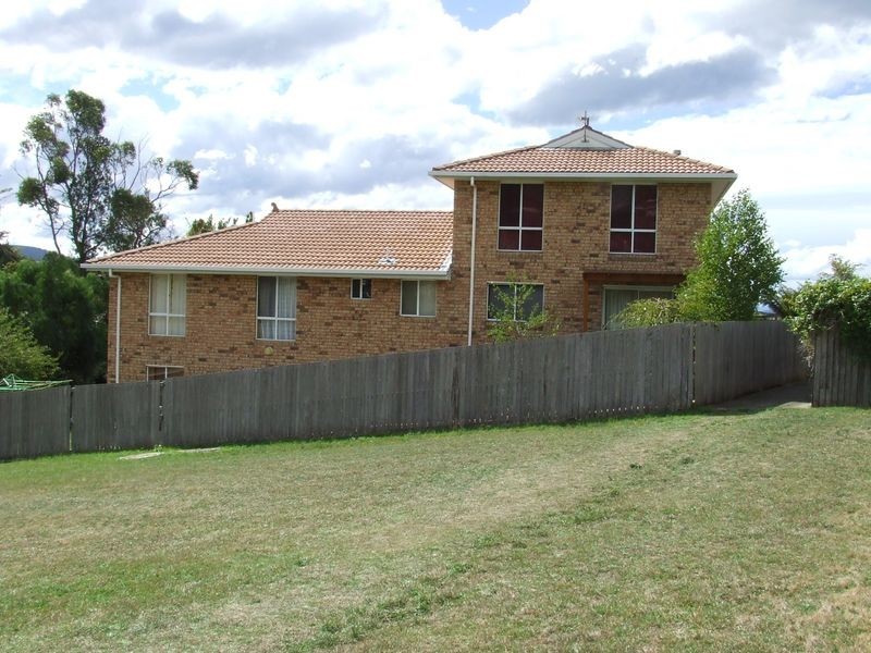 52 Flowerpot Crescent, Blackmans Bay TAS 7052