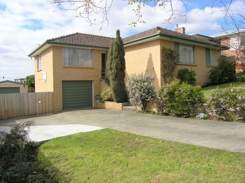 212 Roslyn Avenue, Blackmans Bay TAS 7052