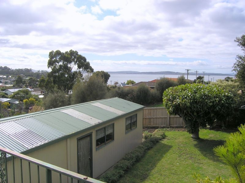 212 Roslyn Avenue, Blackmans Bay TAS 7052