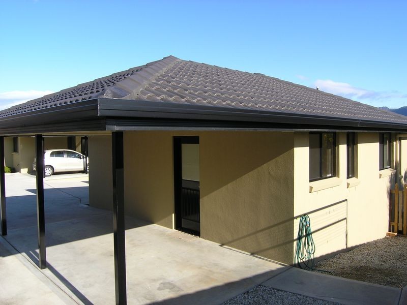 2/18 Mona Street, Kingston TAS 7050
