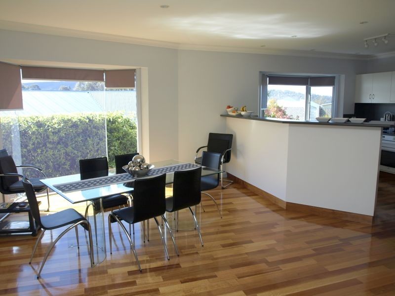 2/6-8 Greenhill Drive, Kingston TAS 7050