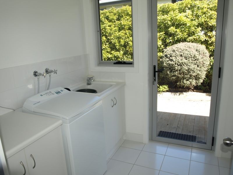 2/6-8 Greenhill Drive, Kingston TAS 7050