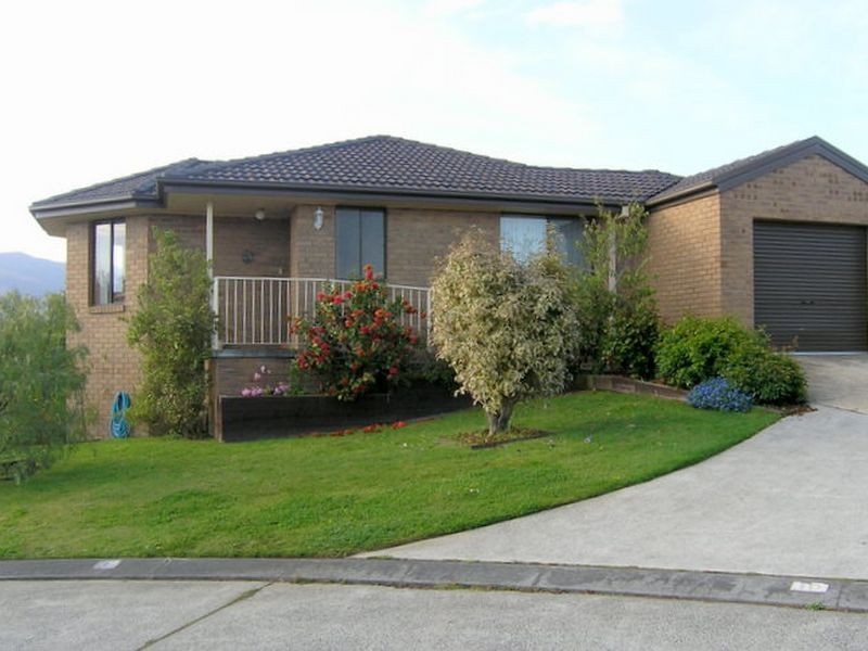 9 Scenic Drive, Kingston TAS 7050