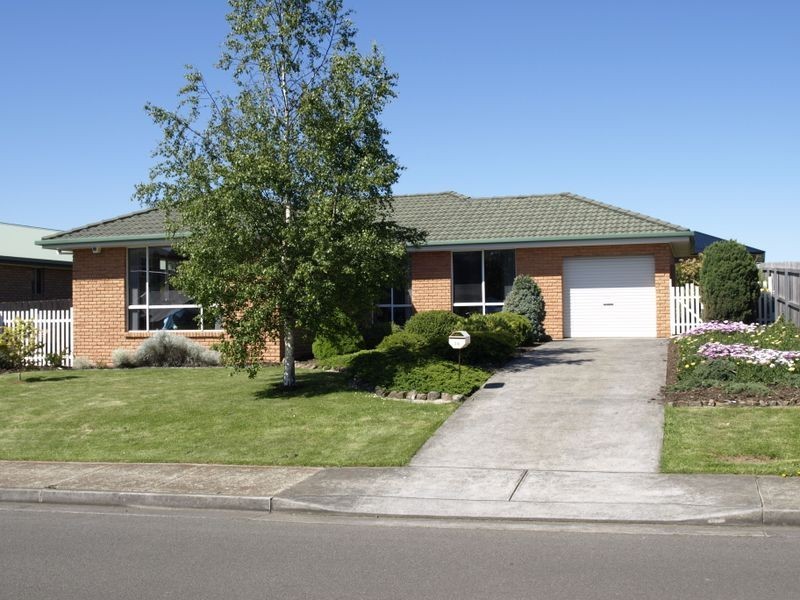 24 Whitewater Crescent, Kingston TAS 7050