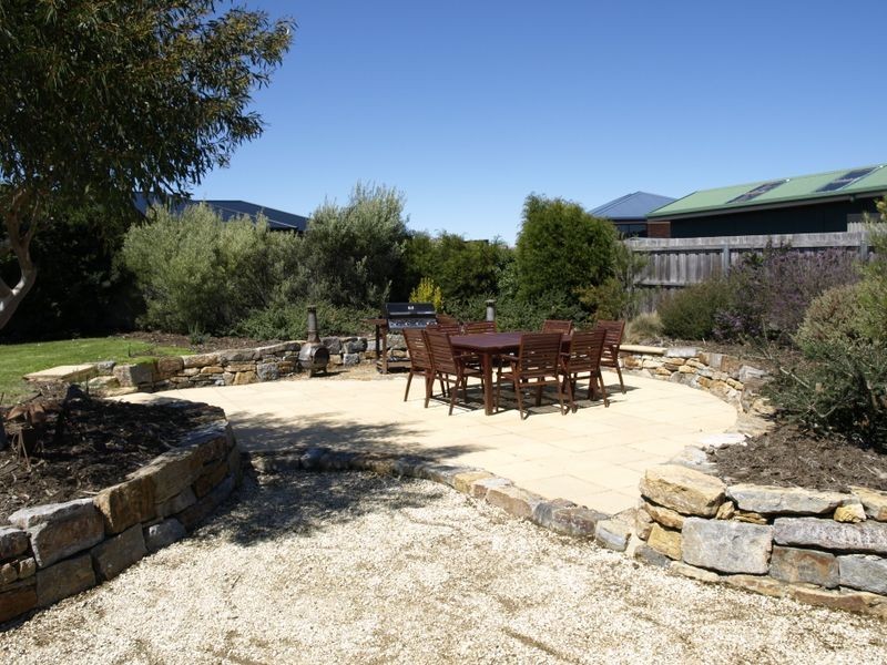 24 Whitewater Crescent, Kingston TAS 7050