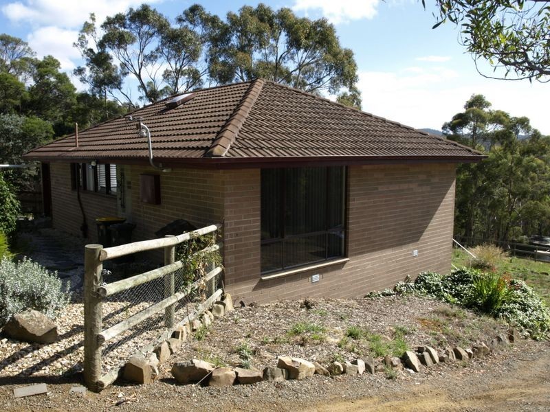 30 Cades Drive, Kingston TAS 7050