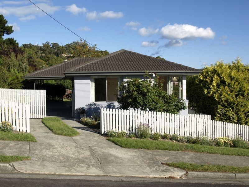 10 Wombara Avenue, Kingston Beach TAS 7050