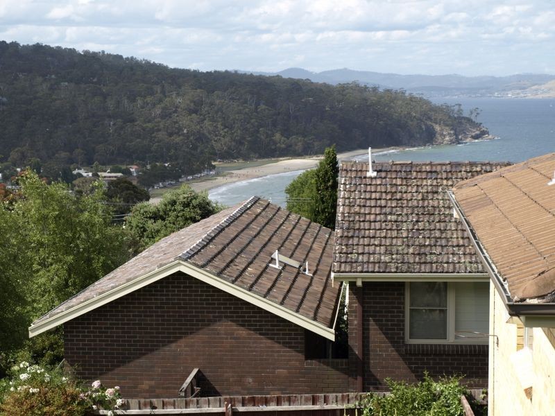 10 Wombara Avenue, Kingston Beach TAS 7050