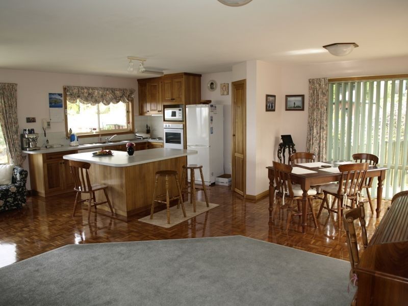 37 Stirling Avenue, Blackmans Bay TAS 7052