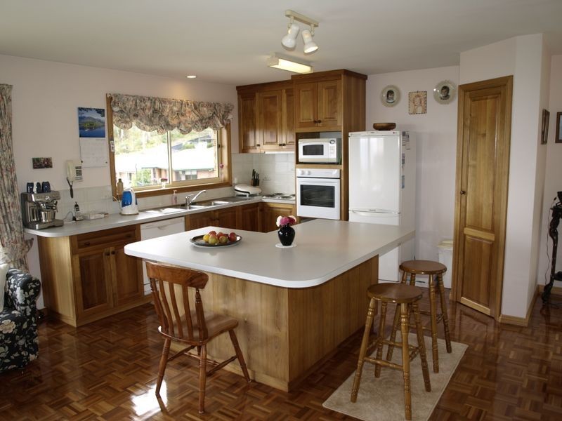 37 Stirling Avenue, Blackmans Bay TAS 7052