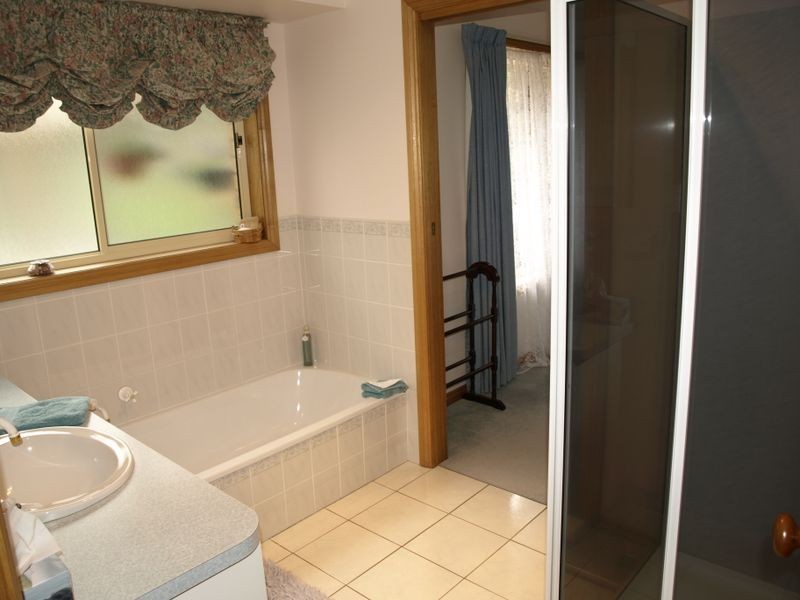 37 Stirling Avenue, Blackmans Bay TAS 7052