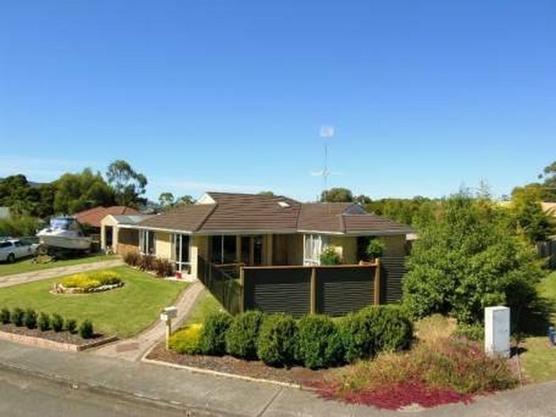 1 Carrington Drive, Margate TAS 7054