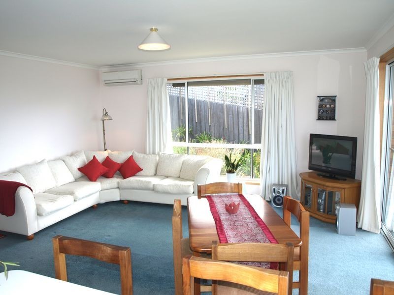 35 Stirling Avenue, Blackmans Bay TAS 7052